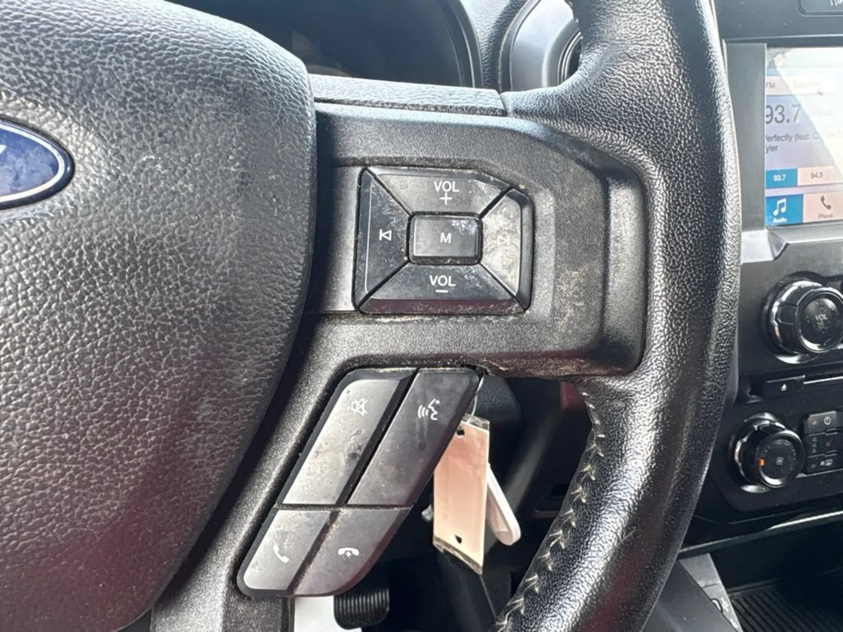 Used 2018 Lightning Blue Ford XLT image 8