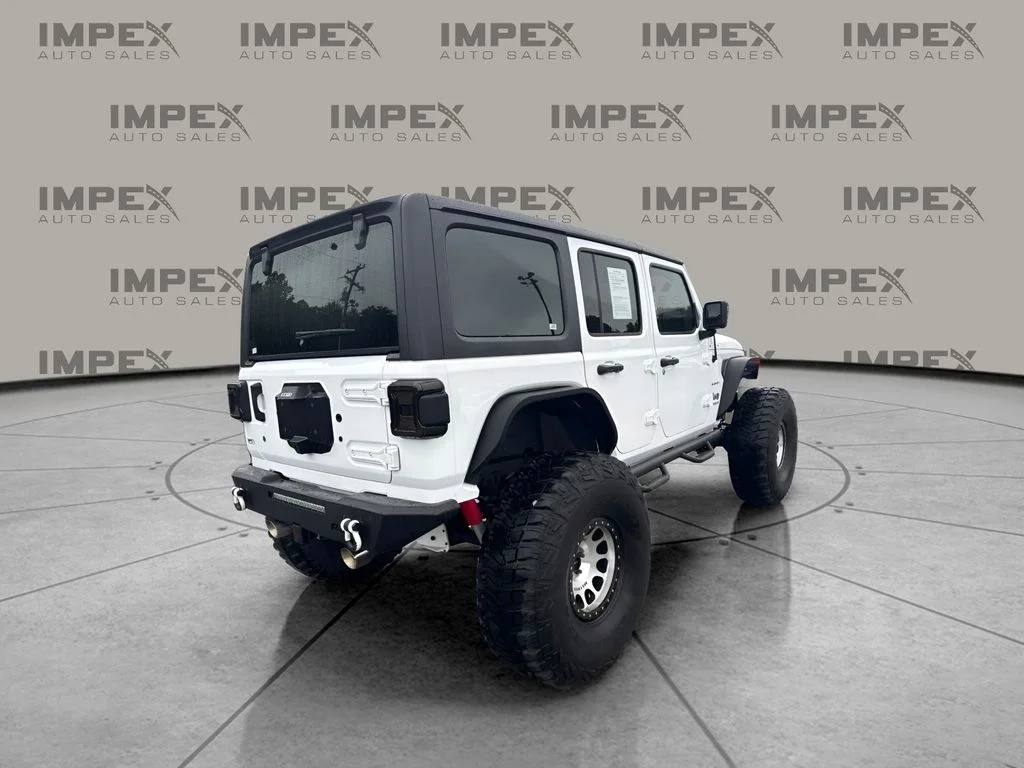 Used 2018 White Jeep Unlimited Sahara image 3