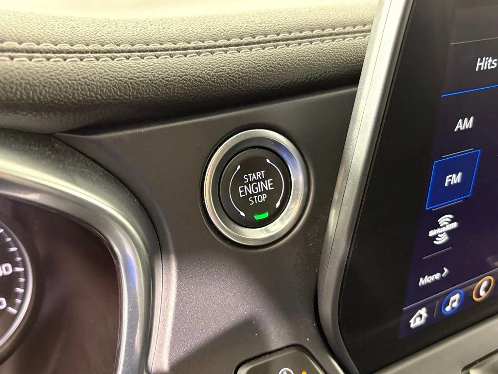 Used 2025 White Chevrolet LT image 23