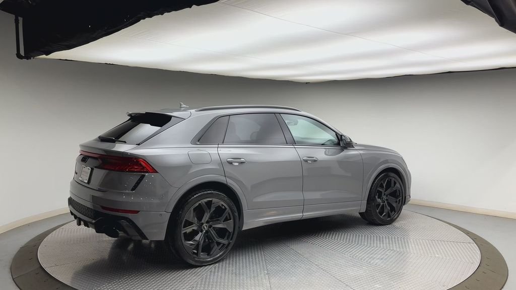 Used 2023  Audi 4.0T image 2