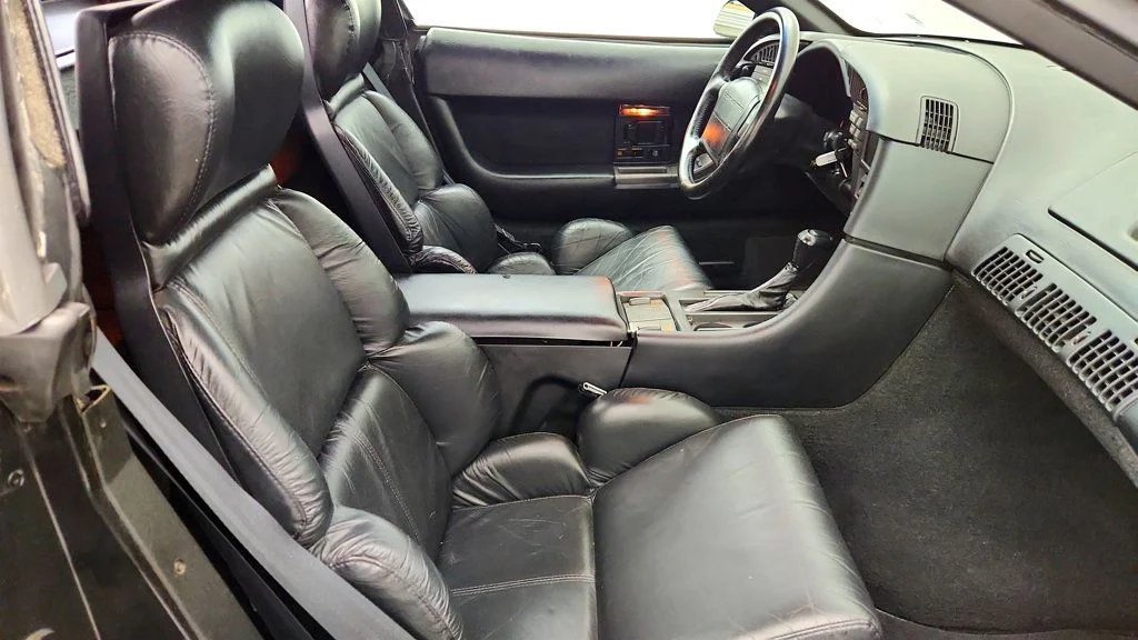 Used 1991 Black Chevrolet 2dr Convertible image 23