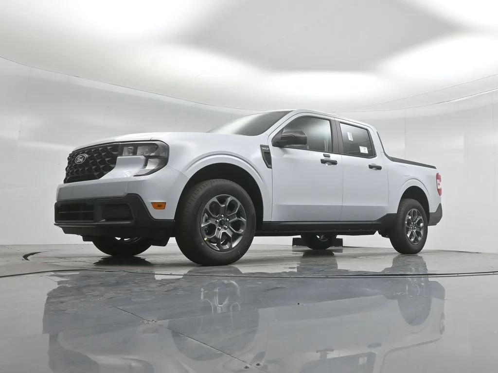 New 2026 Space White Metallic Ford XLT image 37