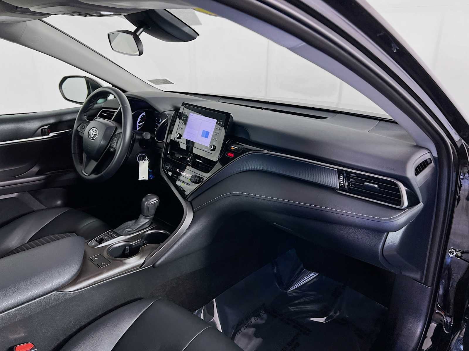 Used 2022 Midnight Black Metallic Toyota SE image 30