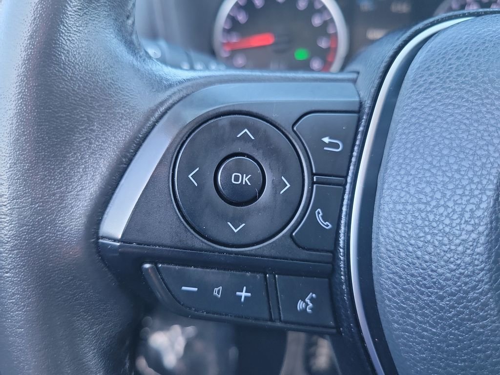 Used 2021 Blizzard Pearl Toyota XLE Premium image 30