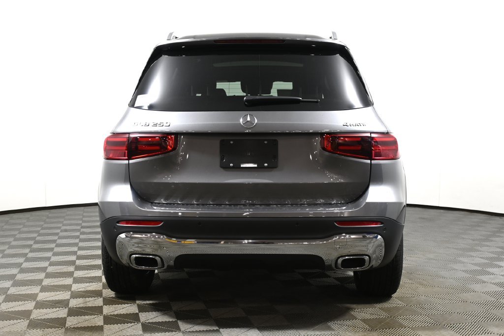 Used 2026 Mountain Grey Metallic Mercedes-Benz GLB 250 image 6