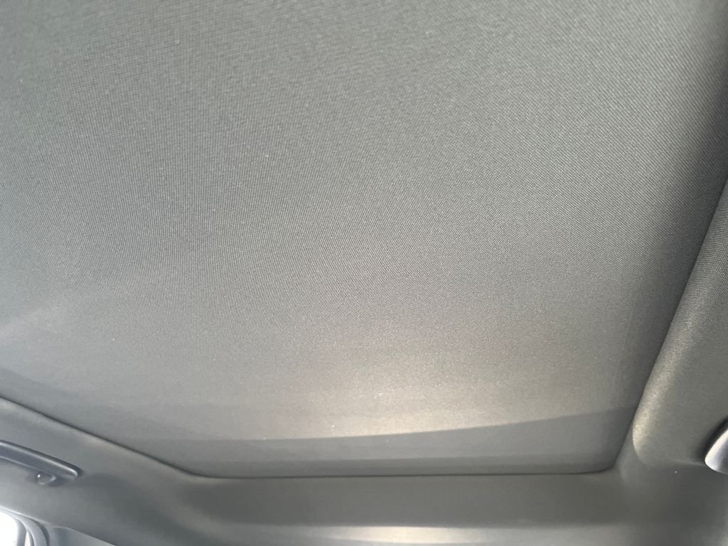 Used 2024 White Kia X-Pro Prestige image 24