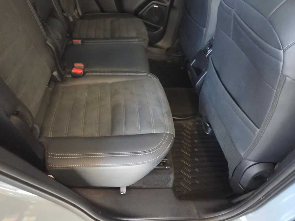 Used 2026 Moonstone Gray Metallic/Black Roof Mitsubishi LE image 30