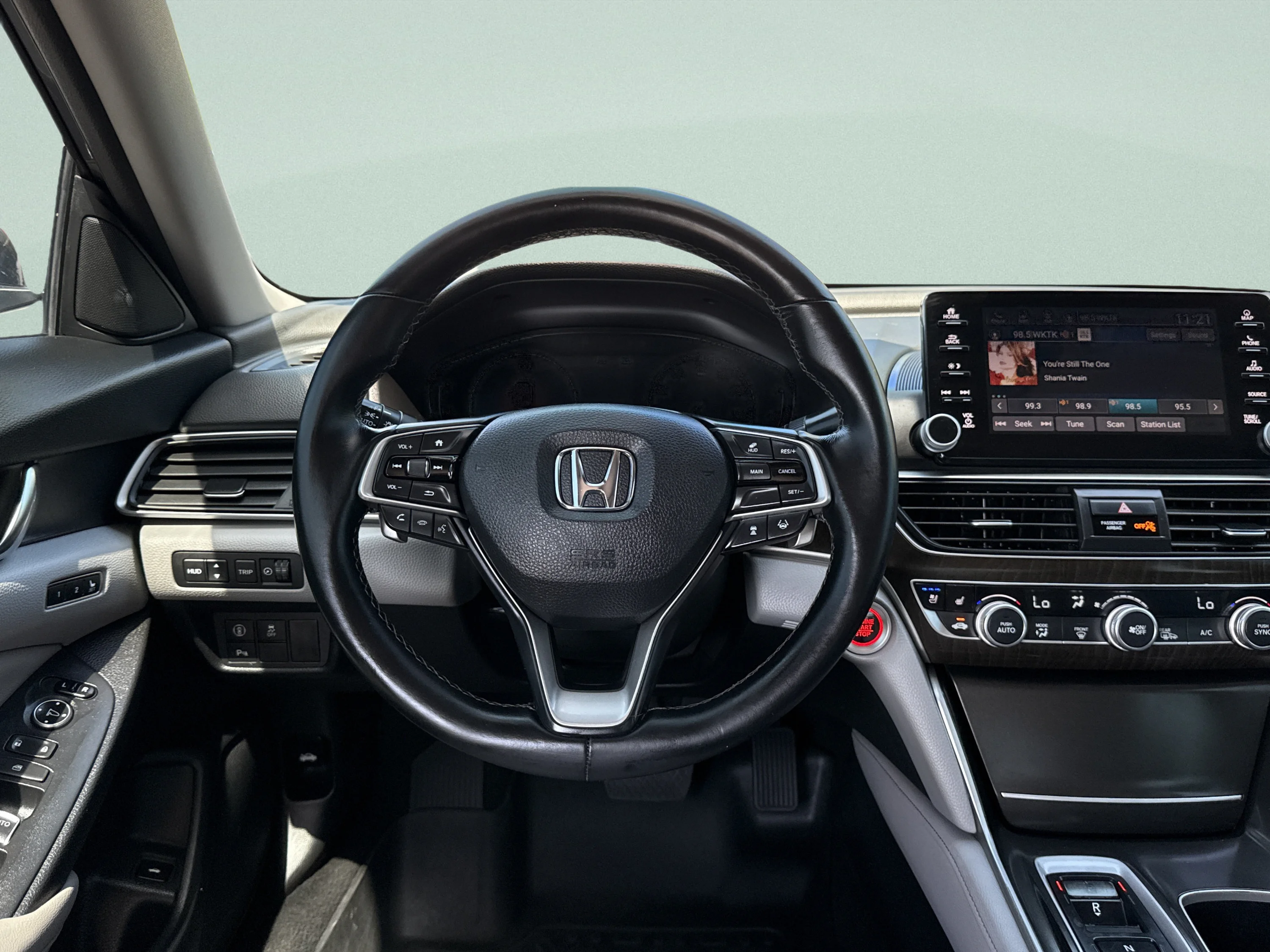 Used 2018 Crystal Black Pearl Honda Touring 2.0T image 21