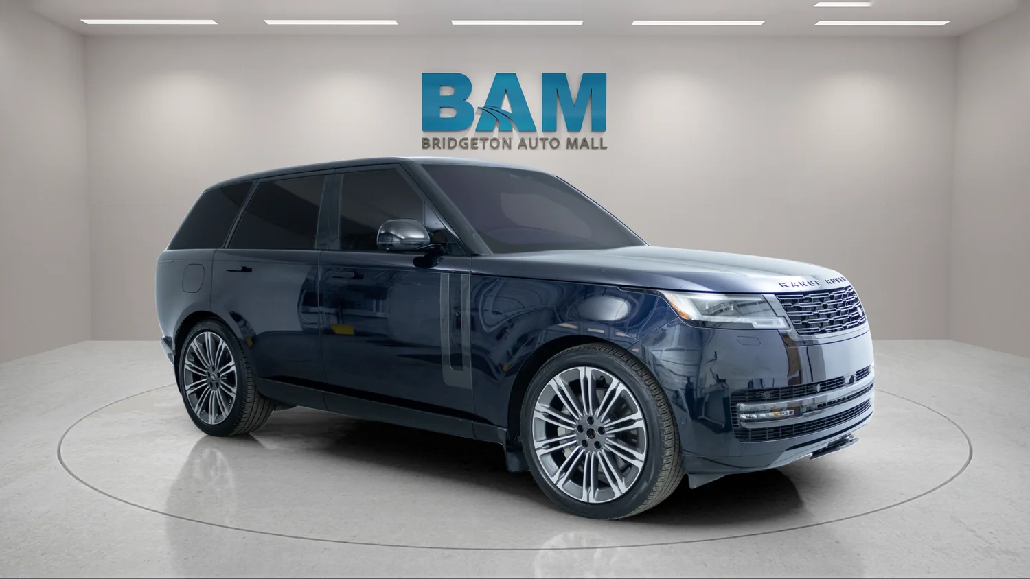 Used 2023 Blue Land Rover SE image 1
