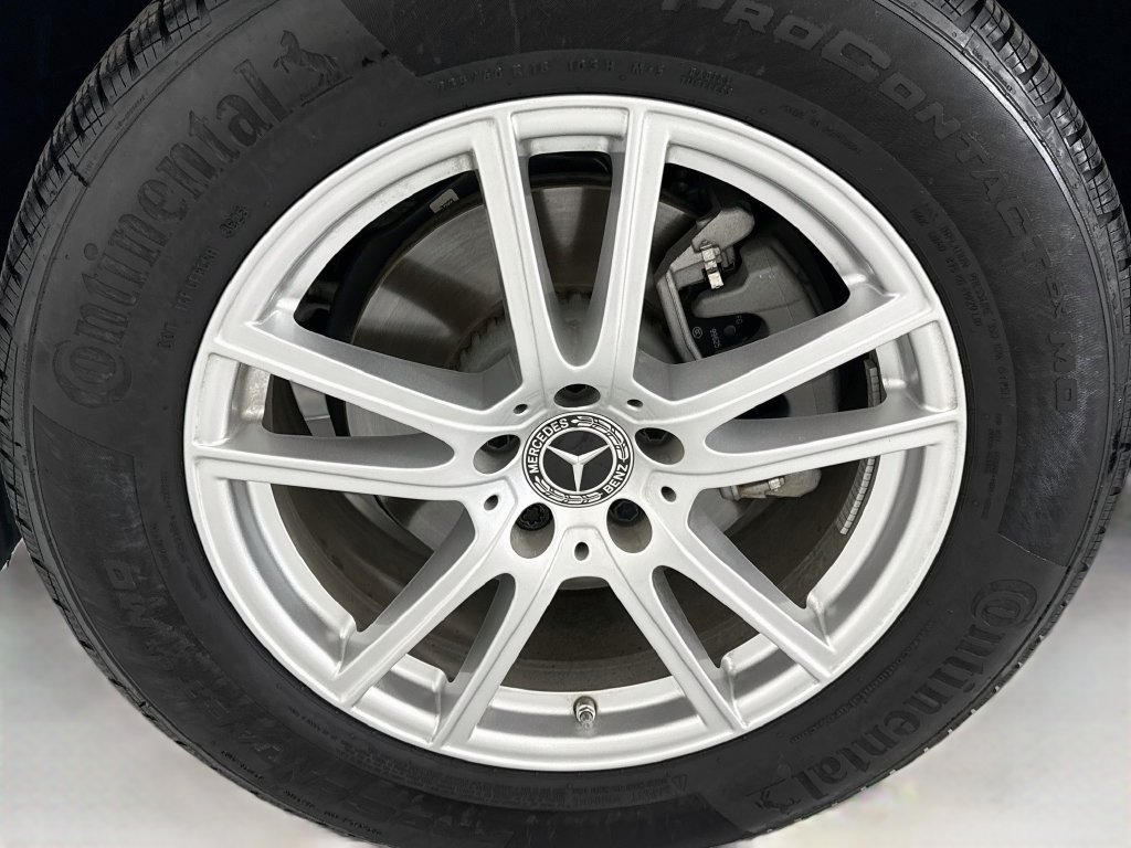 Certified Used 2026 Polar White Mercedes-Benz GLC 300 image 29