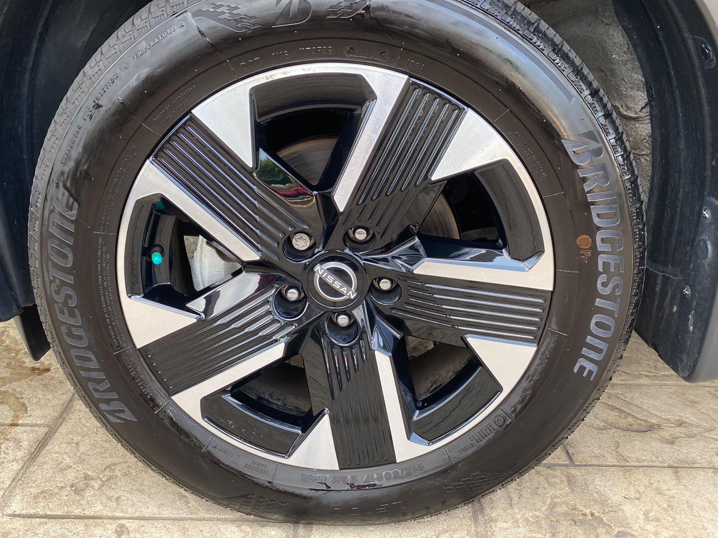 Certified Used 2025 Fresh Powder Nissan SV image 14