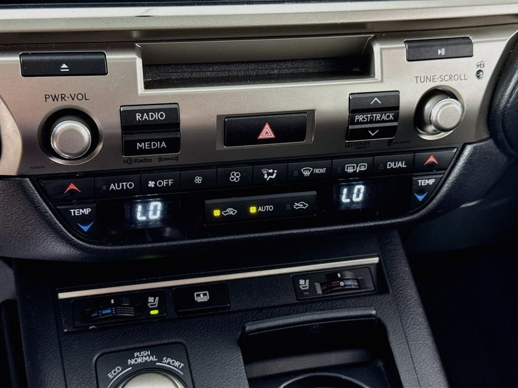 Used 2013 Silver Lining Metallic Lexus Hybrid image 19