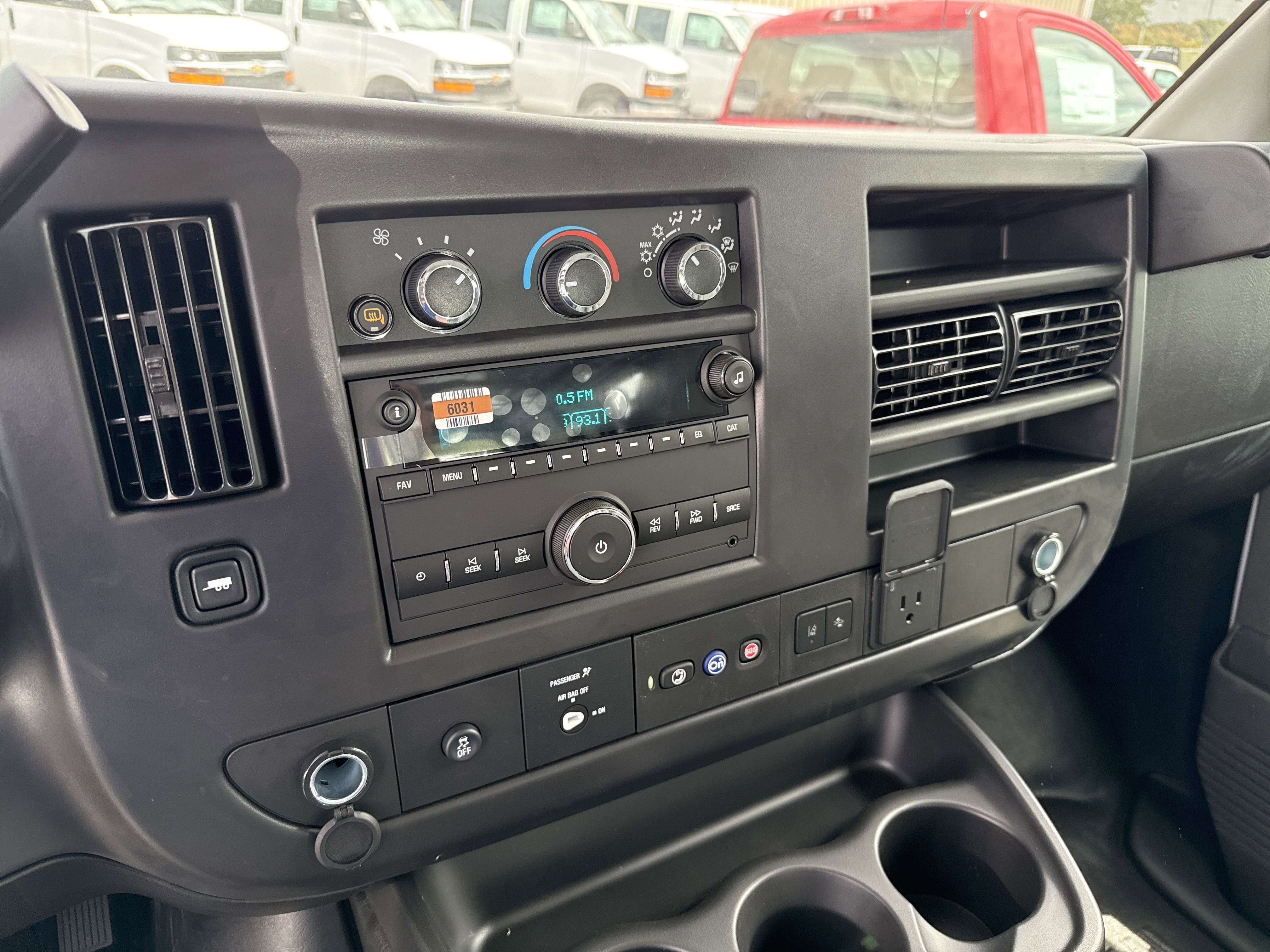 2025 Chevrolet Express Cargo Work Van - Photo 16