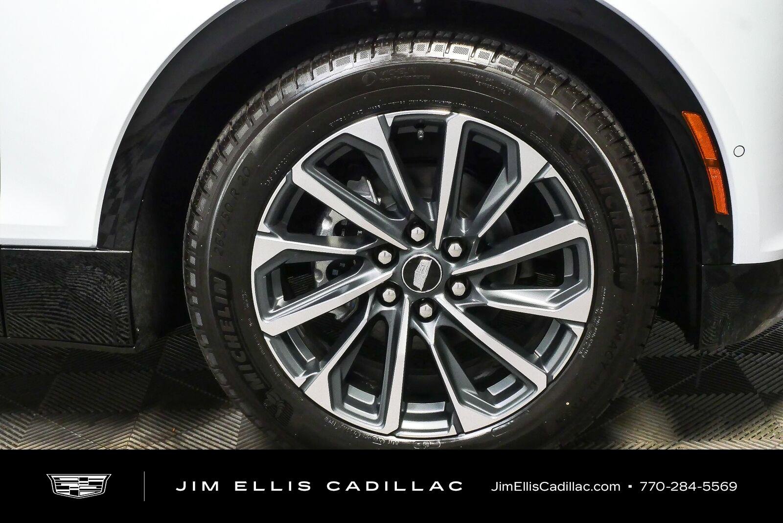 New 2027 Vibrant White Tricoat Cadillac Sport image 38