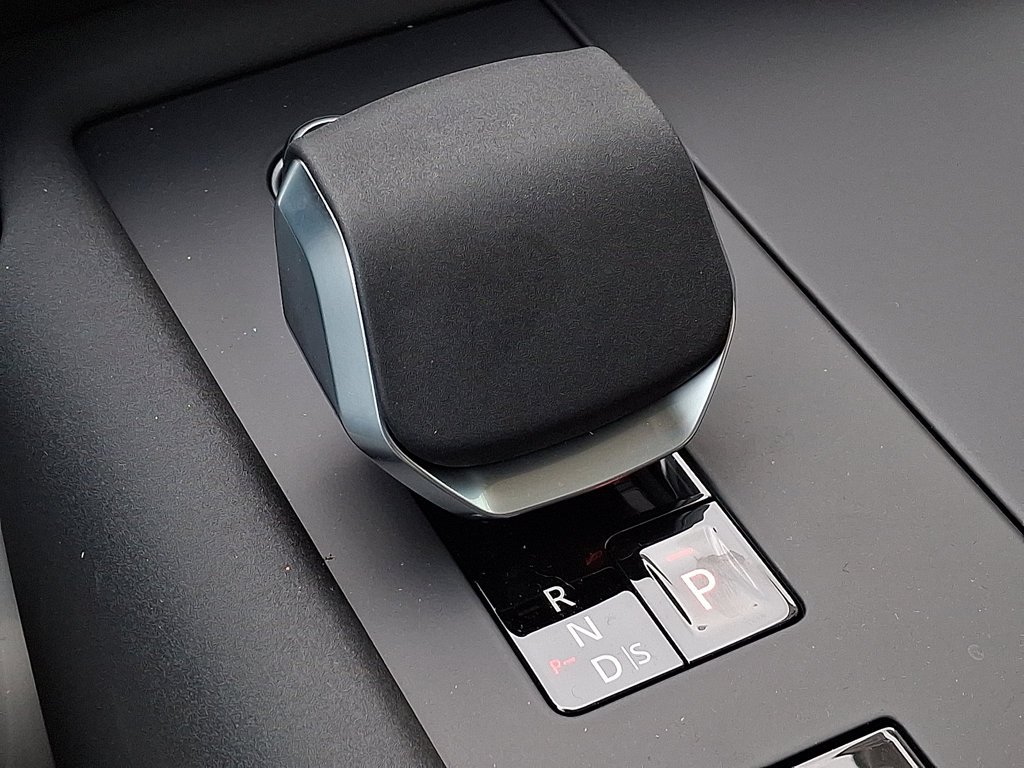2026 Land Rover Discovery S - Photo 12
