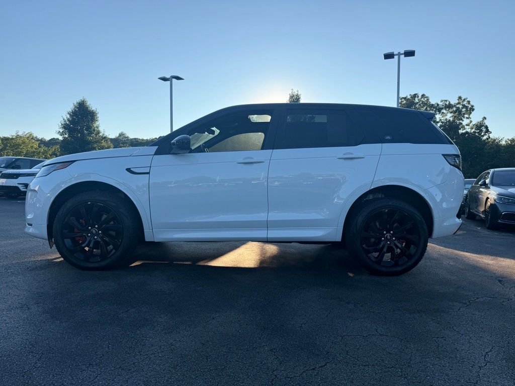 Certified Used 2023 Fuji White Land Rover SE R-Dynamic image 2