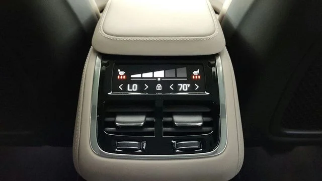 Used 2026 Crystal White Pearl Volvo B6 Ultra image 33