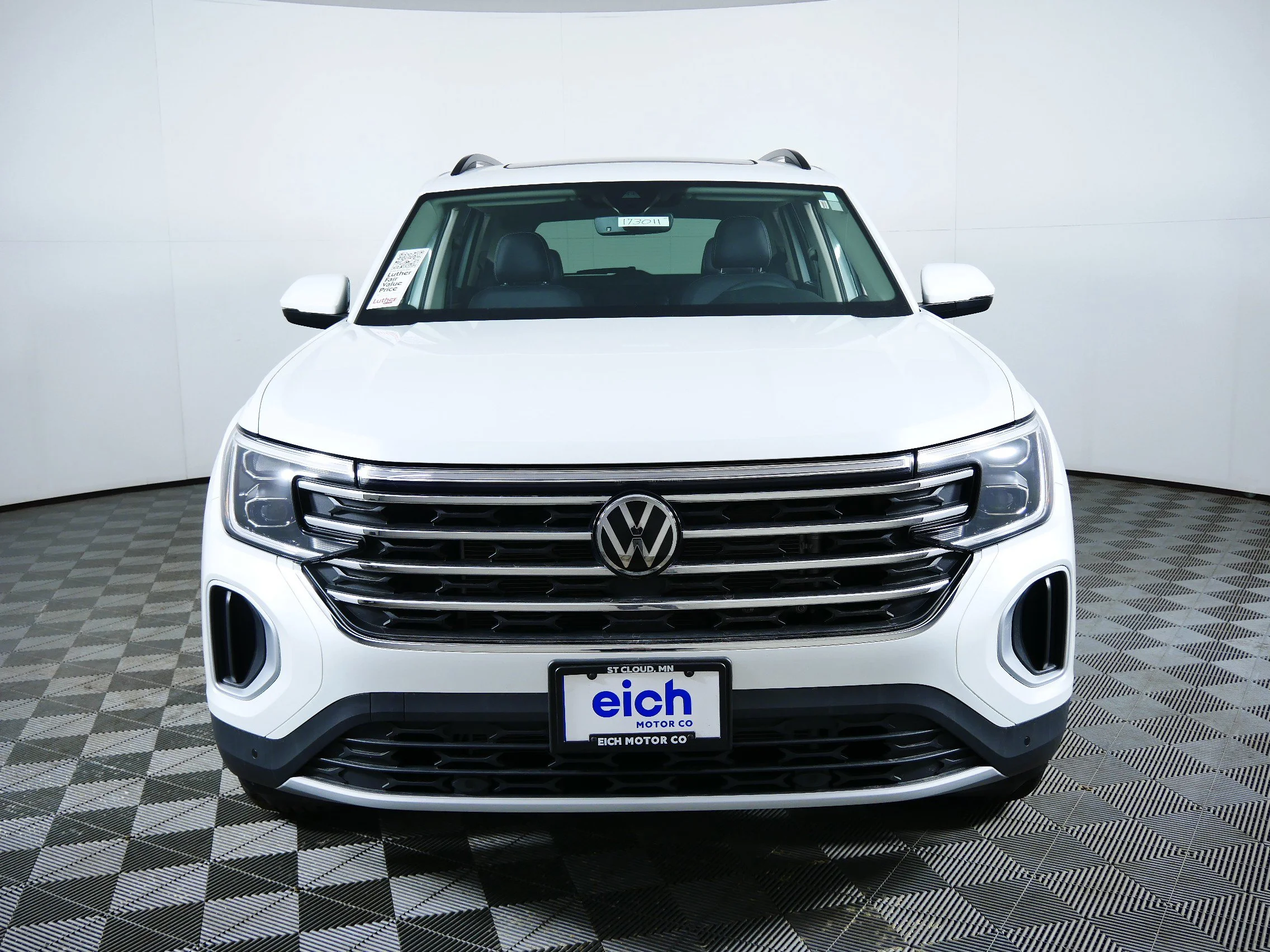 New 2026 Opal White Pearl Volkswagen 2.0T SE w/Technology image 2