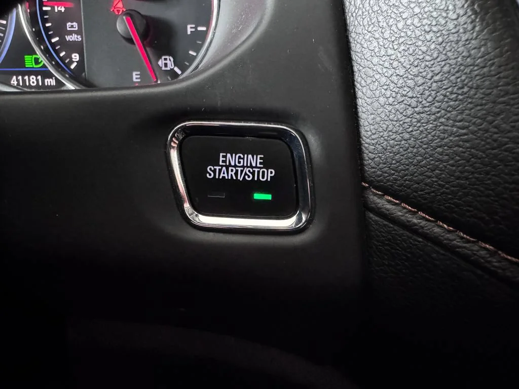 Certified Used 2023 SUMMIT WHITE GMC AT4 image 23