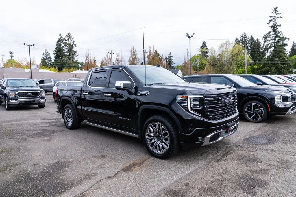 Used 2025 Black GMC Denali Ultimate image 27