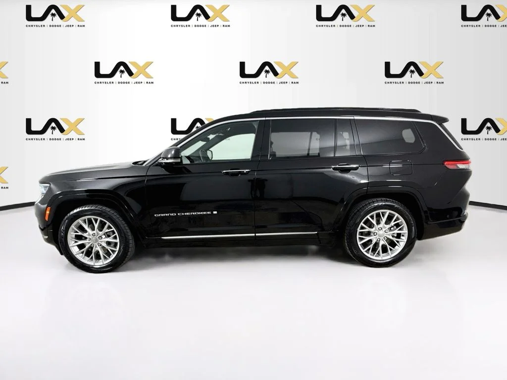 Used 2024 Black Jeep Summit image 4