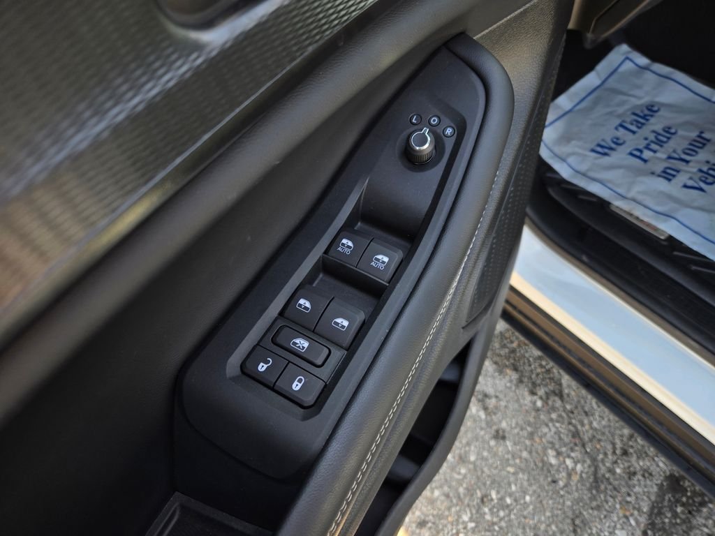 Used 2025 White Jeep Altitude X image 14
