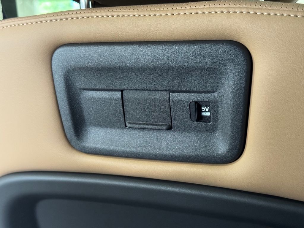 New 2026 Santorini Black Land Rover Gemini Edition image 17