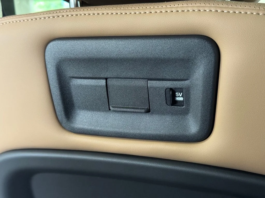 New 2026 Santorini Black Land Rover Gemini Edition image 17