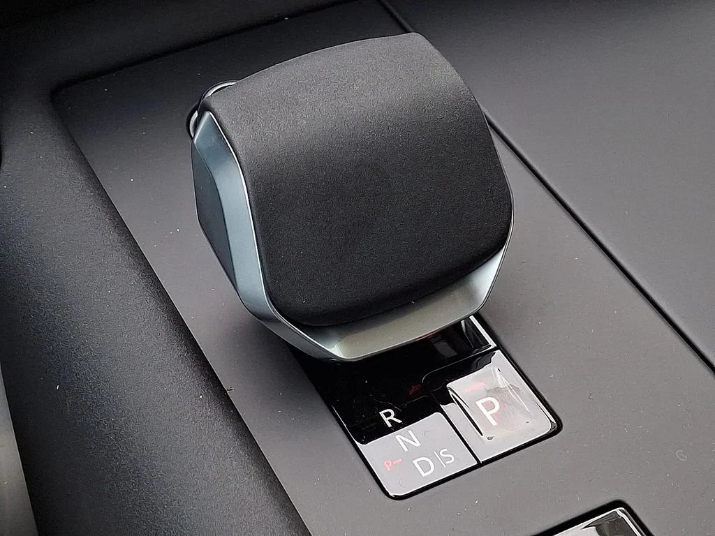 New 2026  Land Rover S image 12