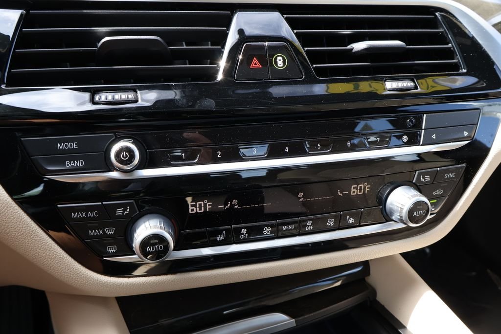Used 2023 Black BMW i image 29
