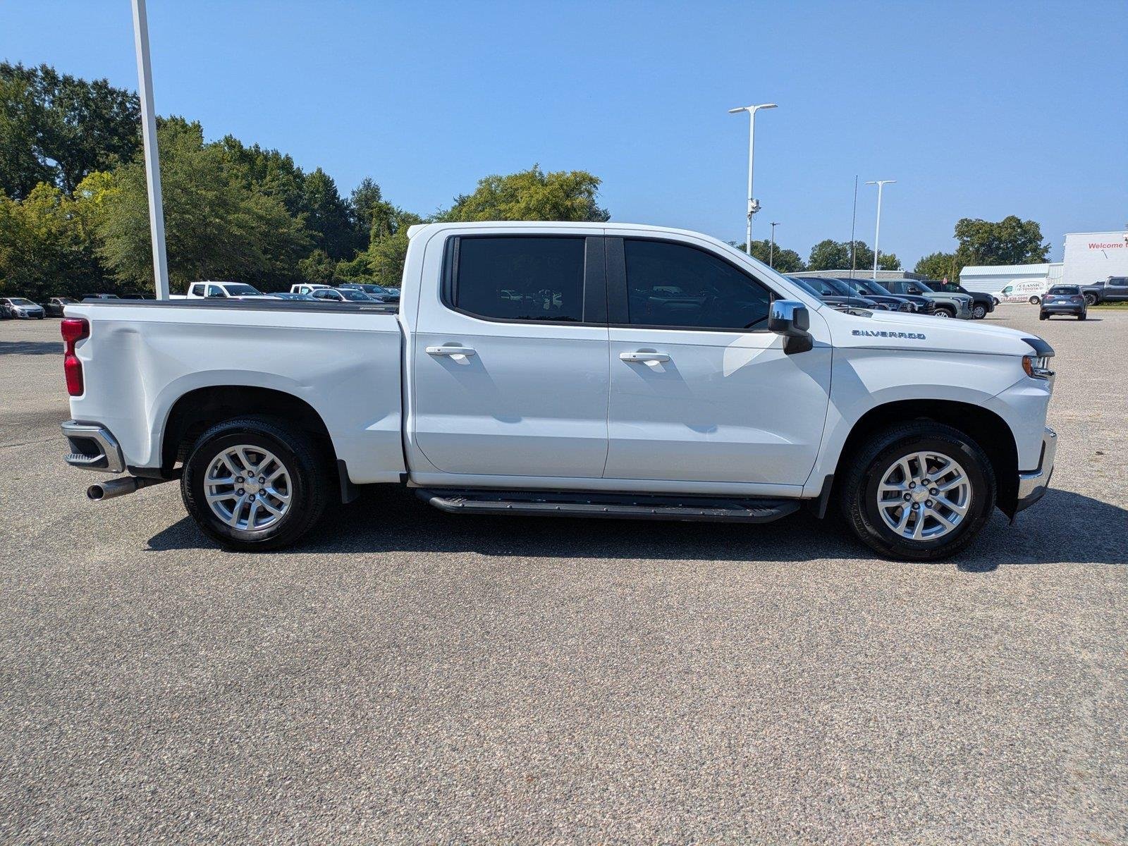 Used 2019 Summit White Chevrolet LT image 3