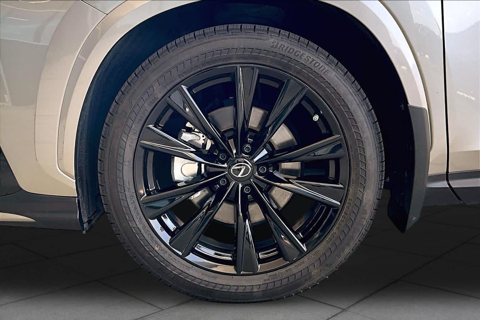 Used 2024 Atomic Silver Lexus F SPORT Handling image 11