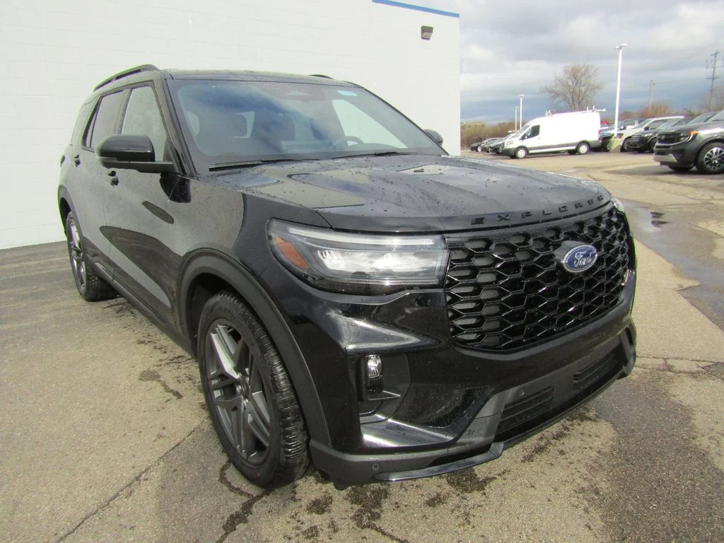 New 2026 Agate Black Metallic Ford ST image 11