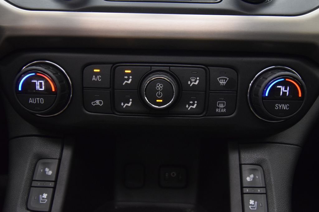 Used 2019 White Frost Tricoat GMC Denali image 36