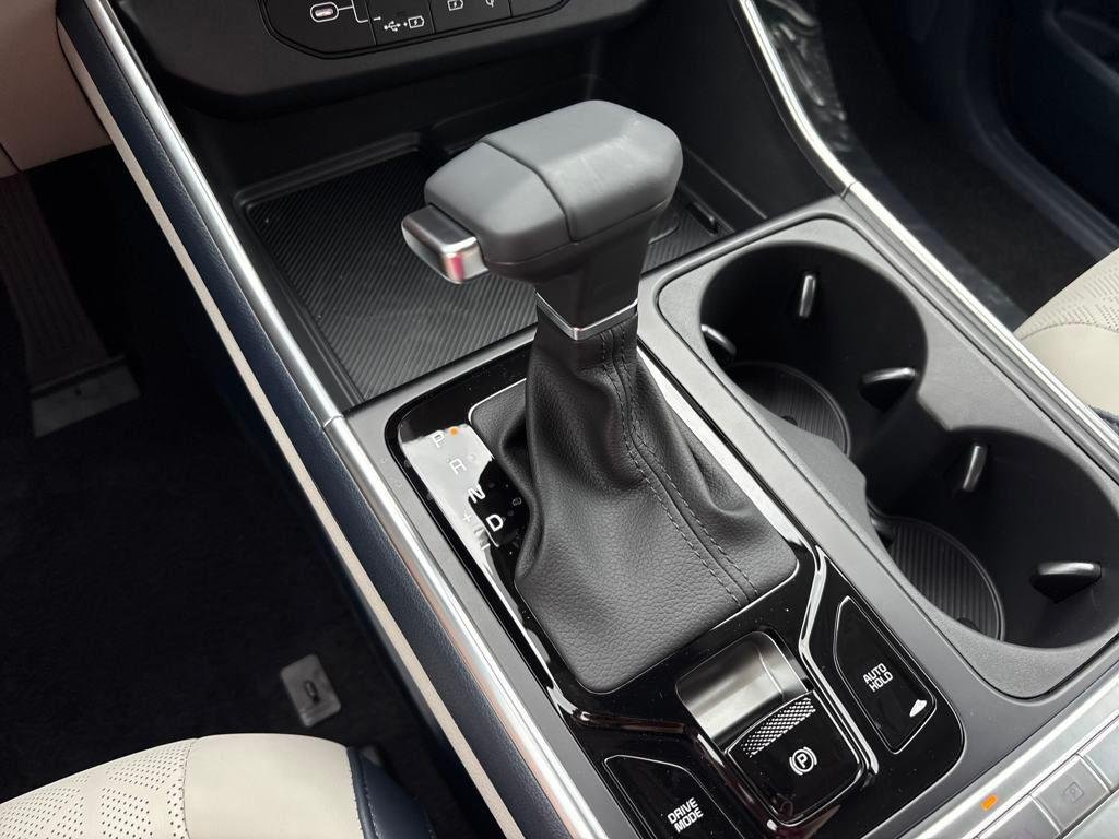 New 2026 Ivory Silver Kia SX image 24