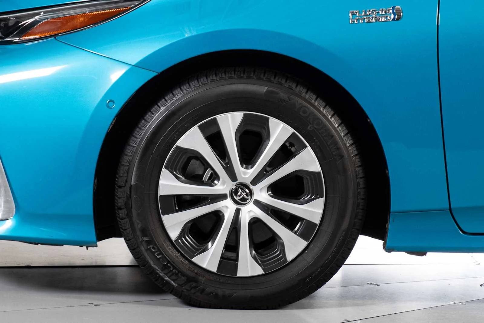 Used 2020 Blue Magnetism Toyota Limited image 11