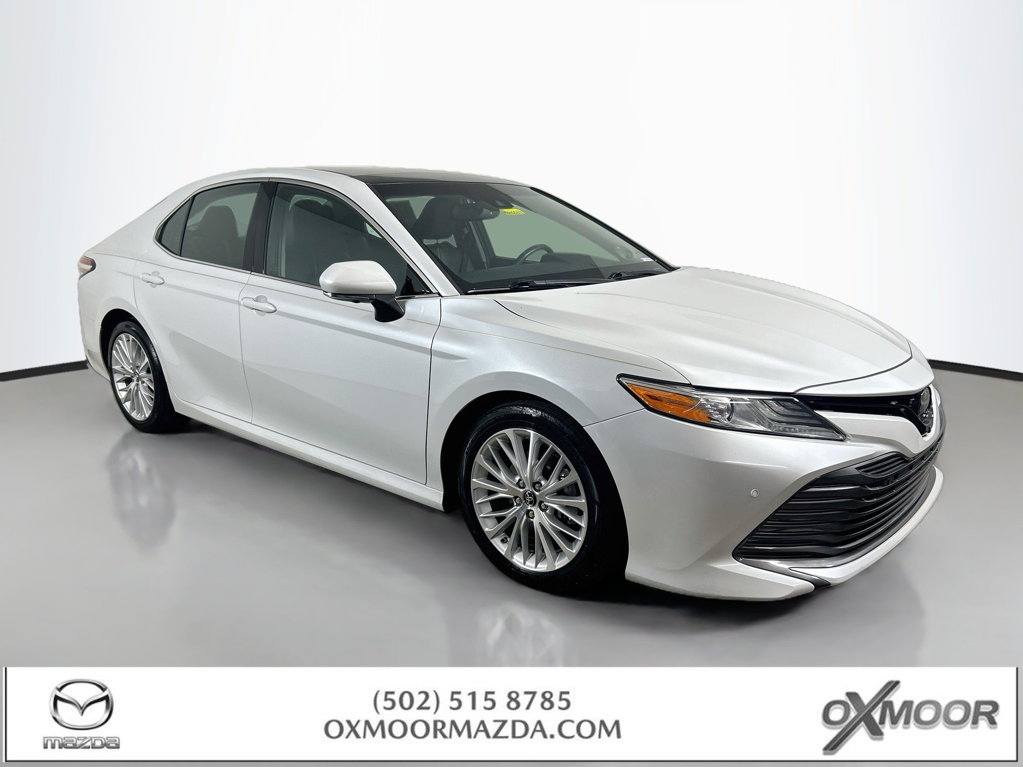 Used 2018 Wind Chill Pearl Toyota XLE image 1