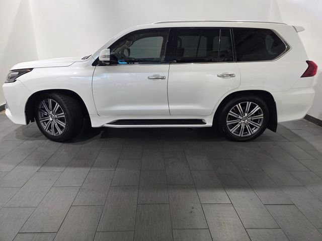Used 2016  Lexus 570 image 2