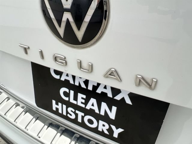 Used 2022 Pure White Volkswagen SE image 38