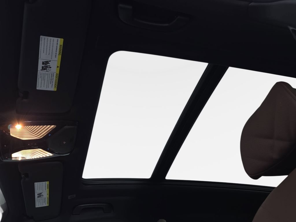 New 2026 Mineral White Metallic BMW xDrive50e image 29
