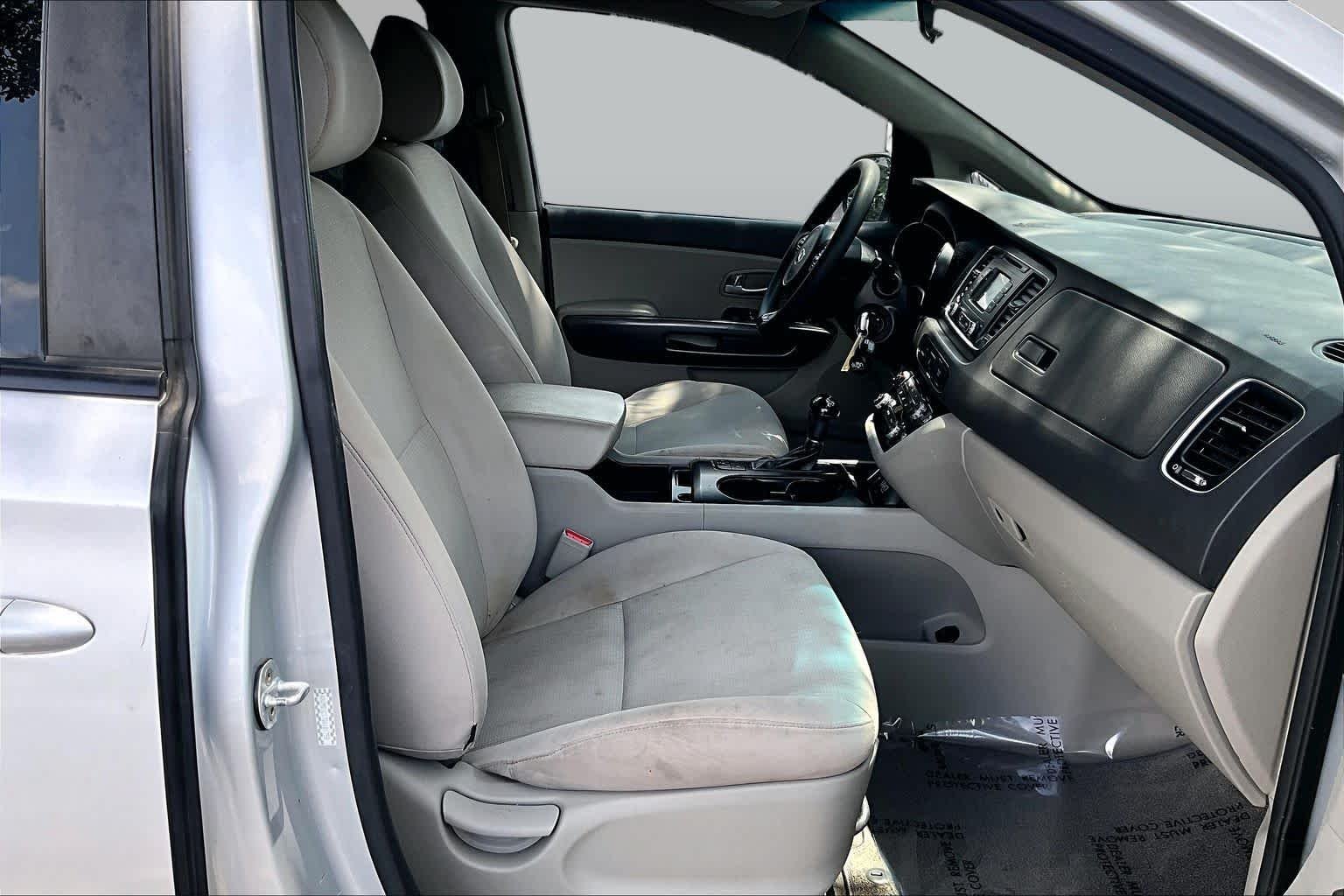 Pre-Owned 2016 Kia Sedona LX
