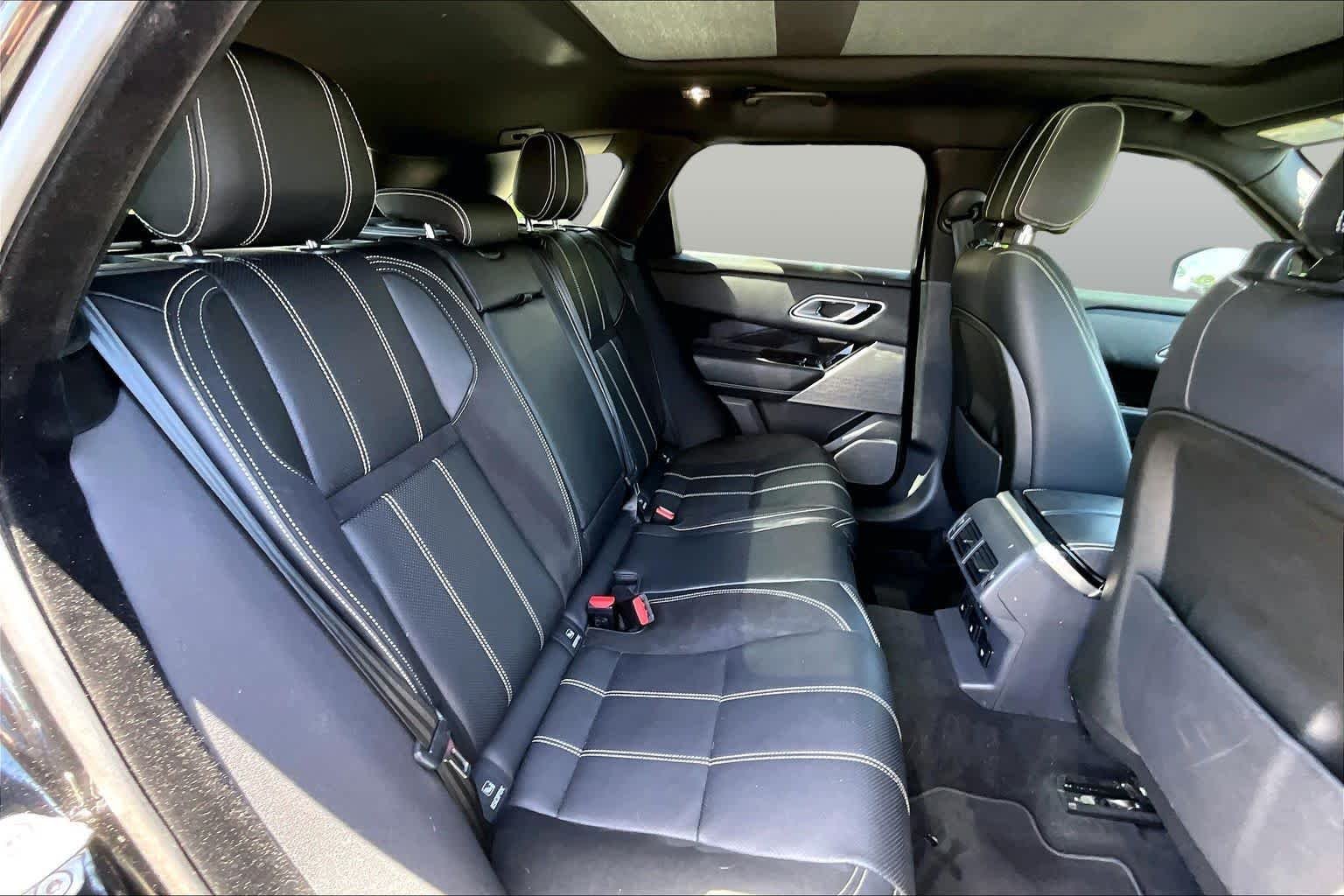 Used 2020  Land Rover R-Dynamic S image 20