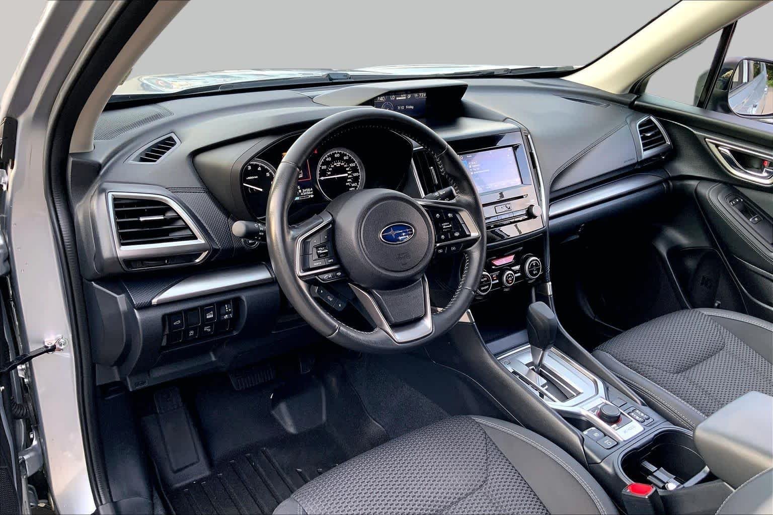 Used 2020 Ice Silver Metallic Subaru Premium image 18