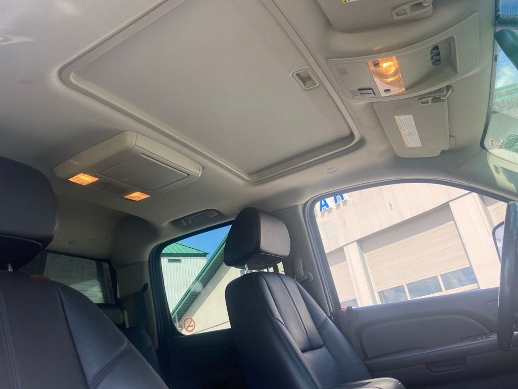 Used 2008 Black Chevrolet LTZ image 10