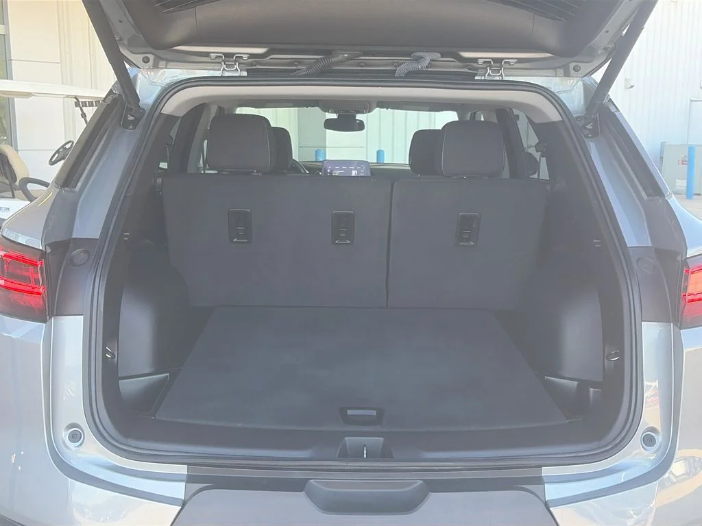Used 2024 Gray Chevrolet LT image 27