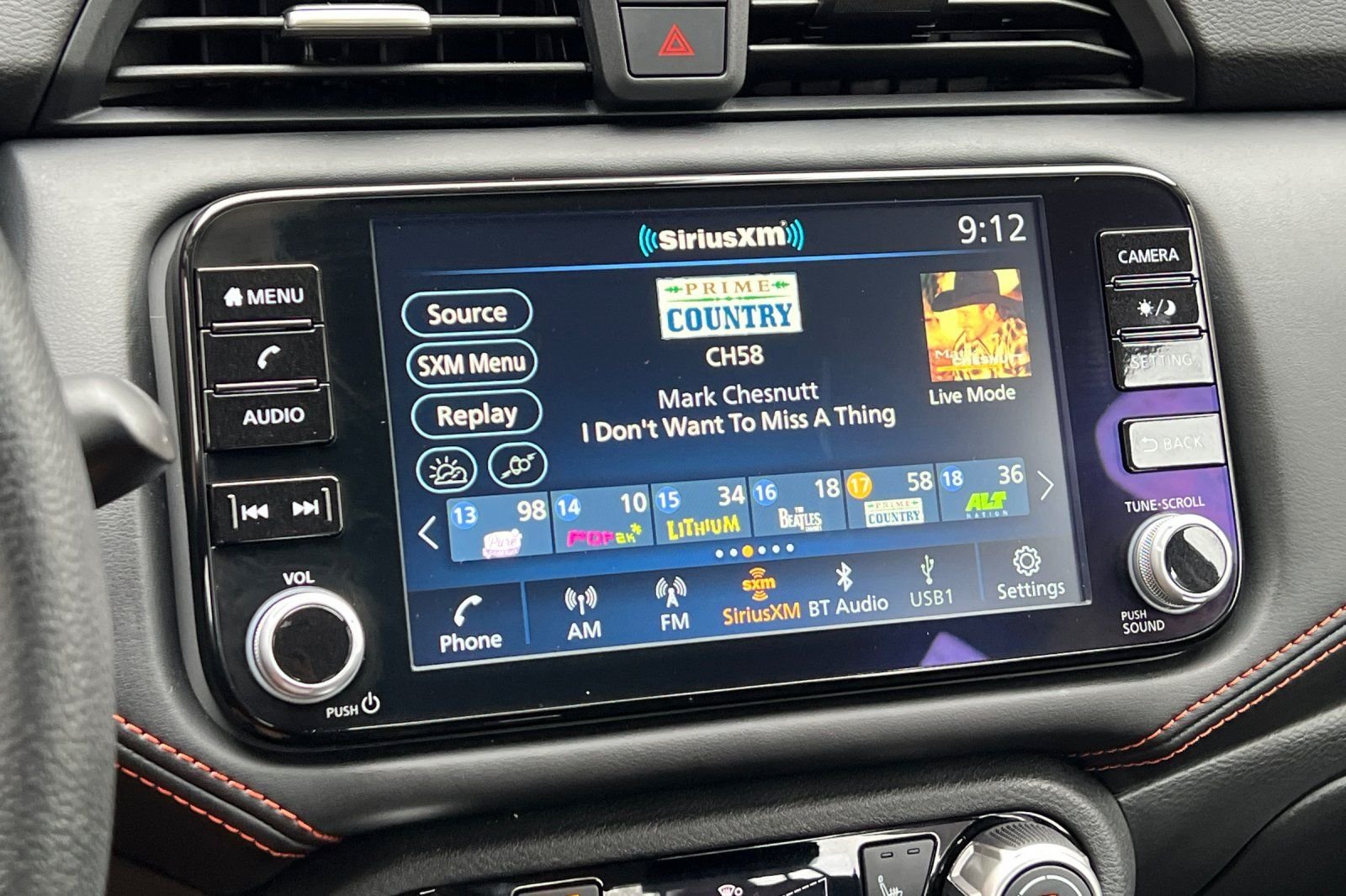 2025 Nissan Versa Sedan SR - Photo 24