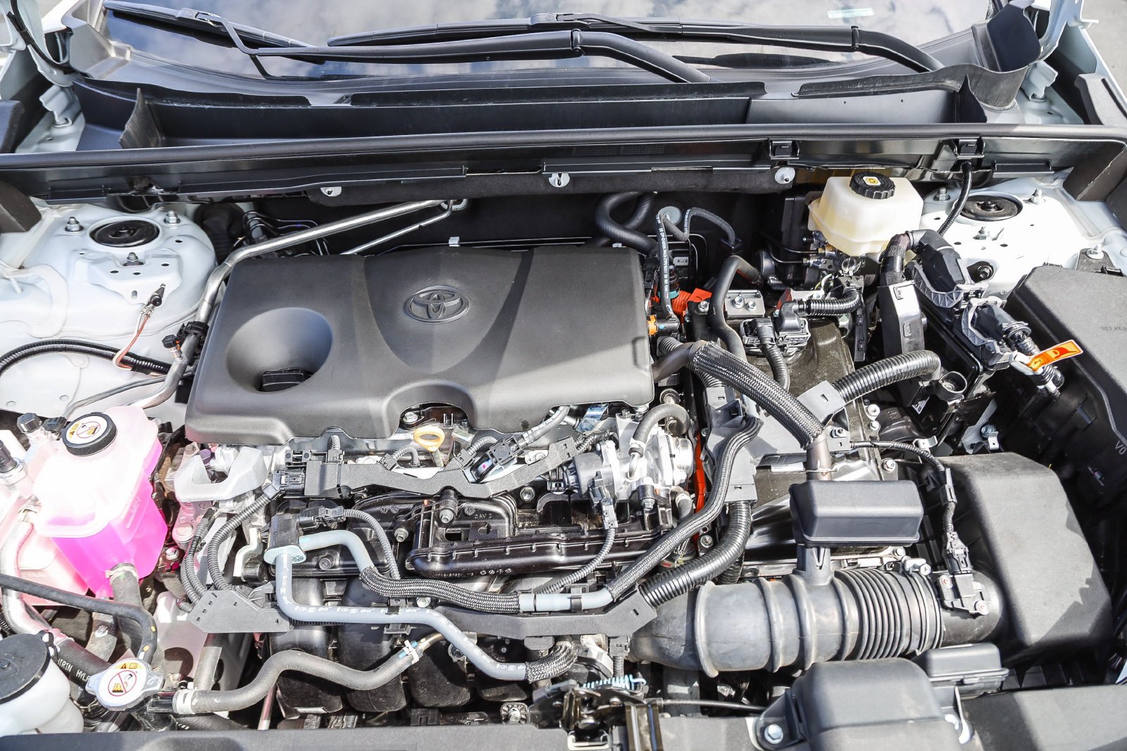 Certified Used 2026 Ice Toyota XLE Premium image 27