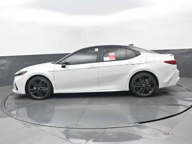 New 2026 Wind Chill Pearl/Black Toyota XSE image 21