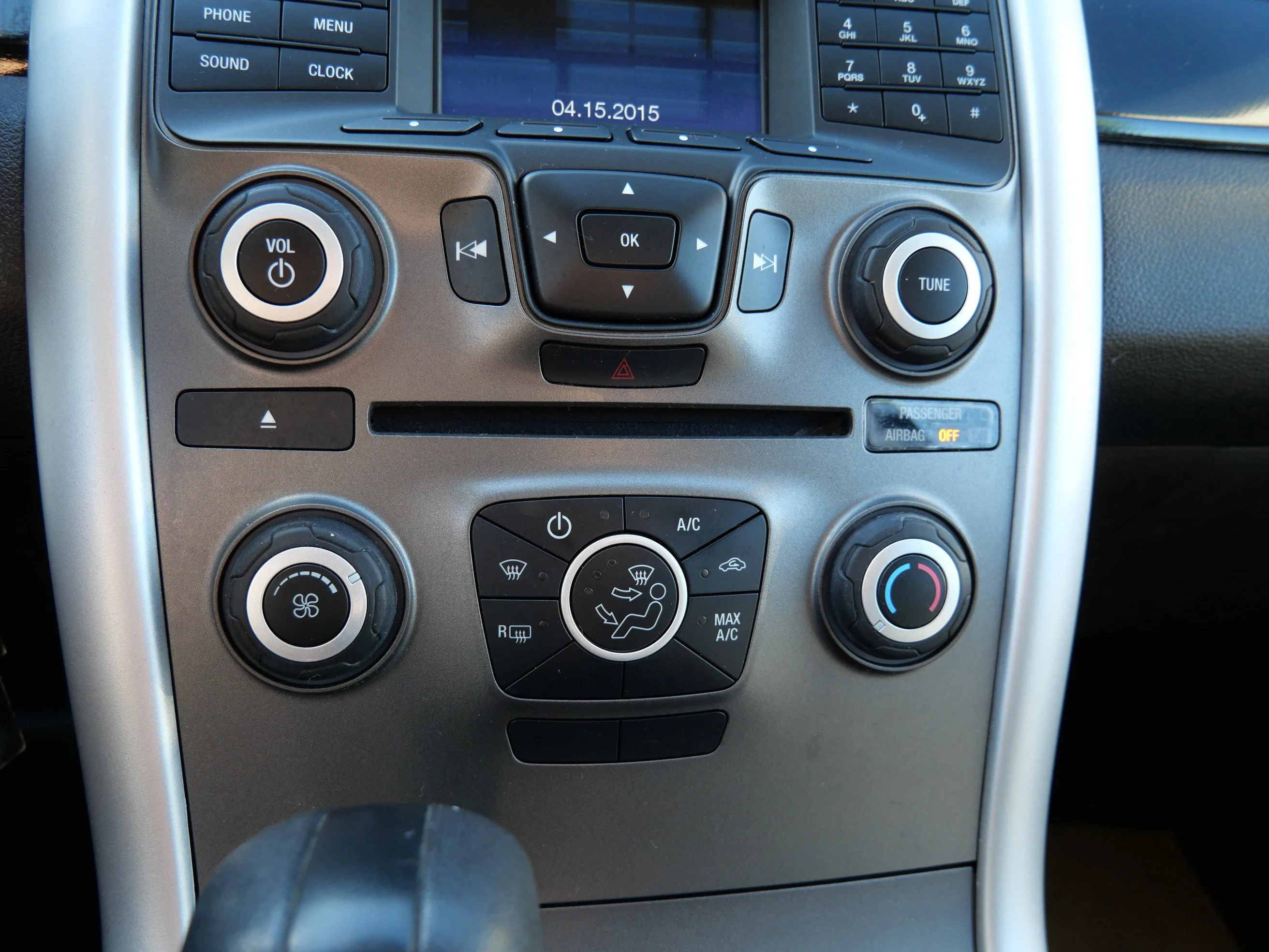 Used 2014 Ingot Silver Metallic Ford SE image 18