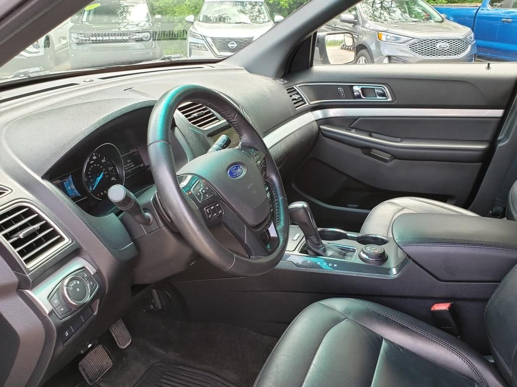 Used 2016 Magnetic Metallic Ford XLT image 11